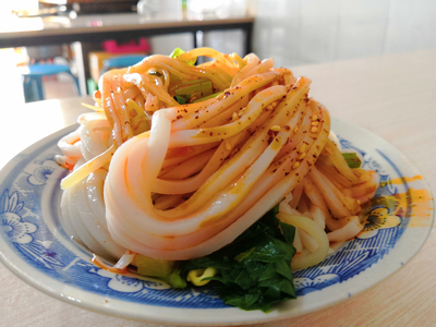 西安涼皮走紅網絡，價格是否水漲船高？